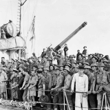 Evacuated troops arrive in Egypt from Crete