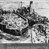 Evacuating wounded from Anzac Cove