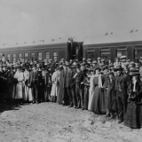 Photo of crowd beside Parliamentary train