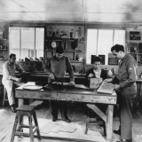 US servicemen learning to carve