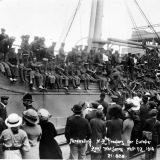 Farewelling troops in 1914
