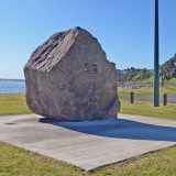 Maketū memorial boulder