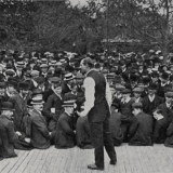 Strikers' meeting at the Triangle, Dunedin, 1913