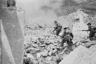 Soldiers on Cassino battlefront