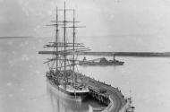 Sumpter Wharf, Oamaru, in the 1890s