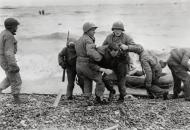 Helping the wounded, Omaha Beach on D Day