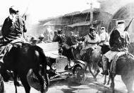 Arab forces enter Damascus
