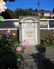 Ōamaru North School memorial