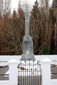 Ōrawia war memorial