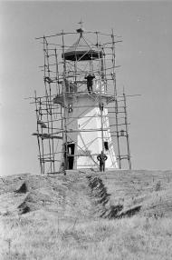 Maintenance work on Pencarrow Lighthouse, 1980