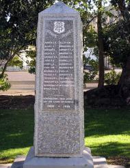 Thames High School memorials