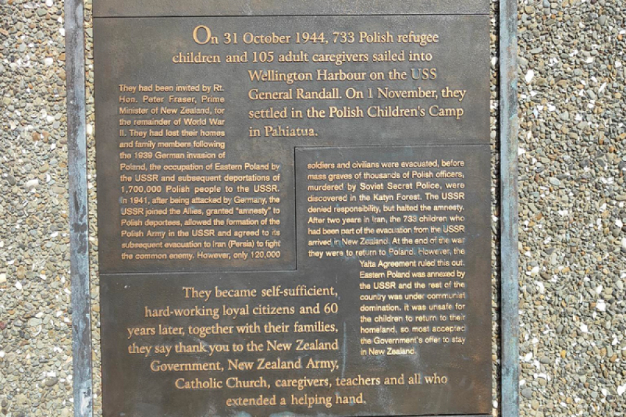 Commemorative plaque with New Zealand and Polish emblems and text