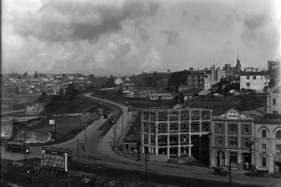 Anzac Avenue