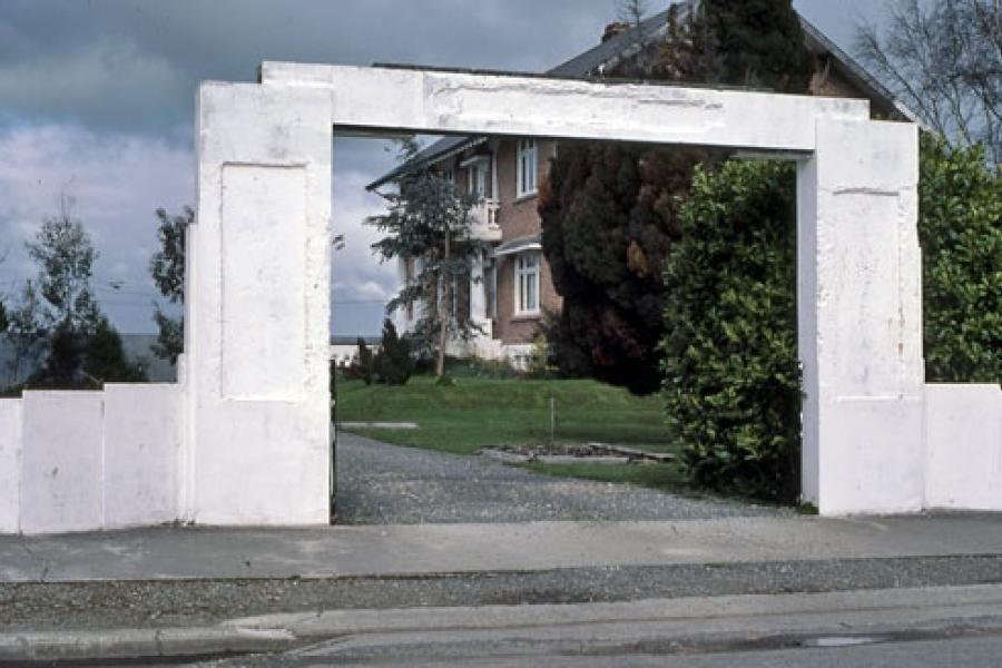 Original memorial arch