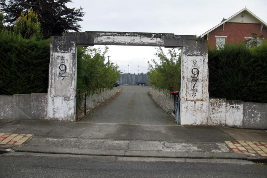 Original memorial arch