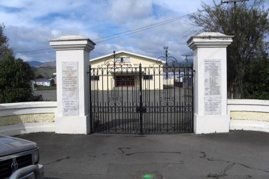 Brightwater war memorial gates
