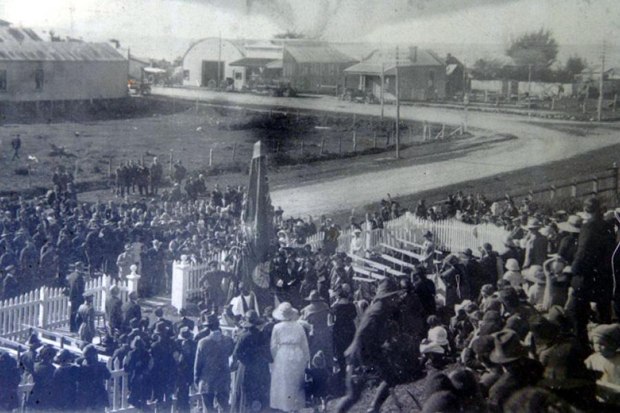 The original unveiling of the Collingwood war memorial