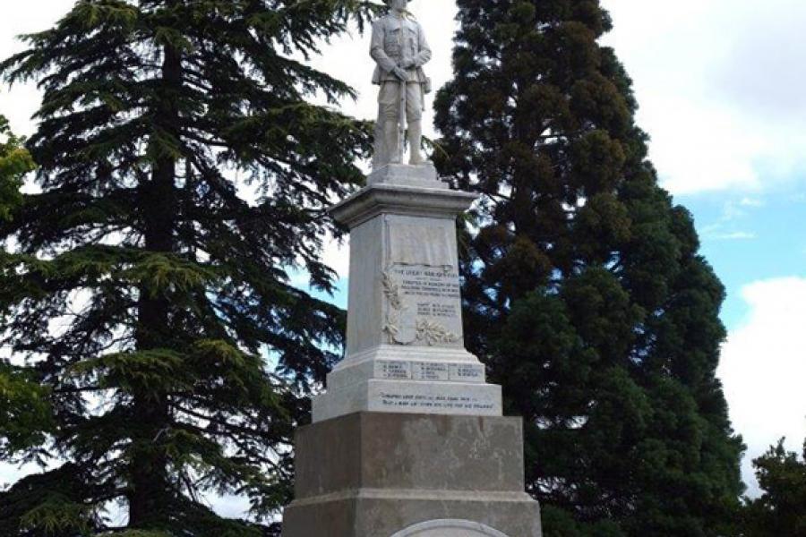 Cromwell war memorial