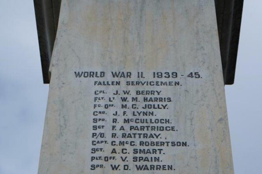 Cromwell war memorial