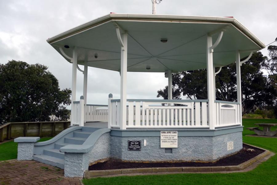 Band rotunda
