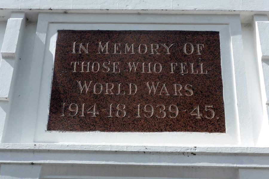 Eltham war memorial gates