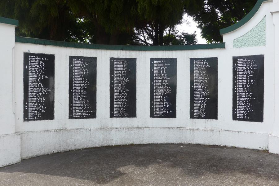 Eltham war memorial gates