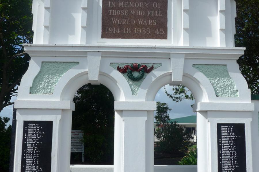 Eltham war memorial gates