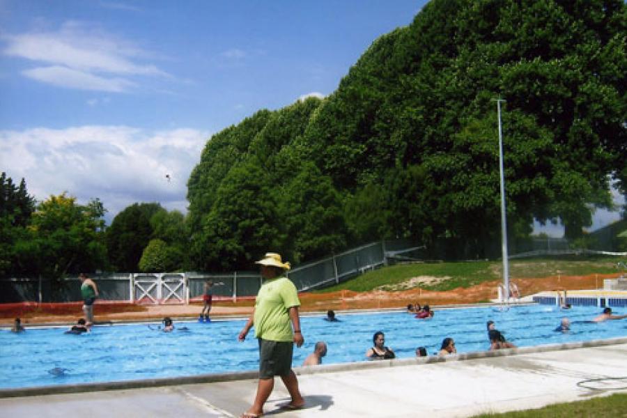 Memorial pool
