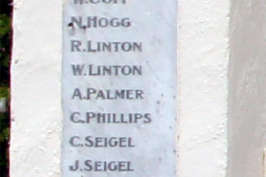 Halcombe school memorial gates