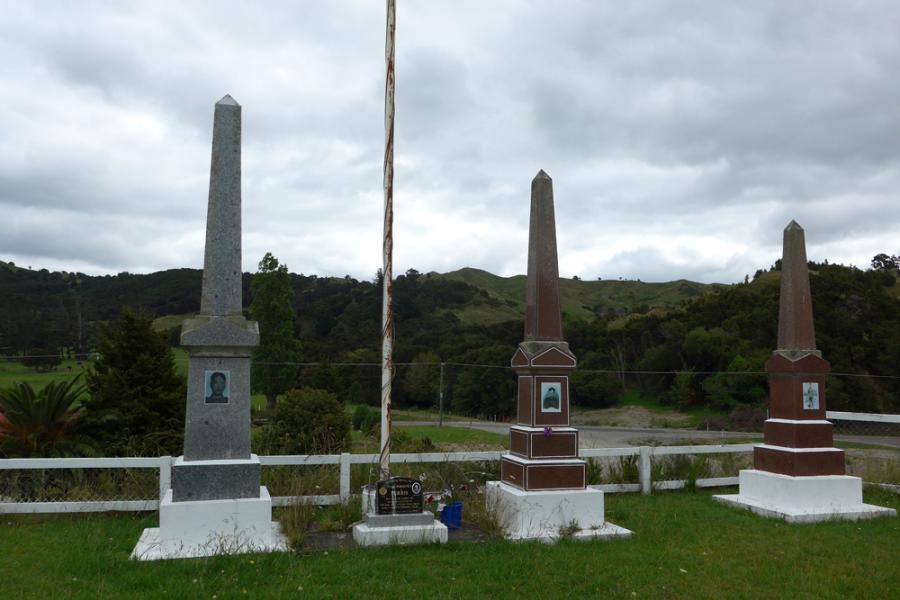 Hiruhārama war memorials