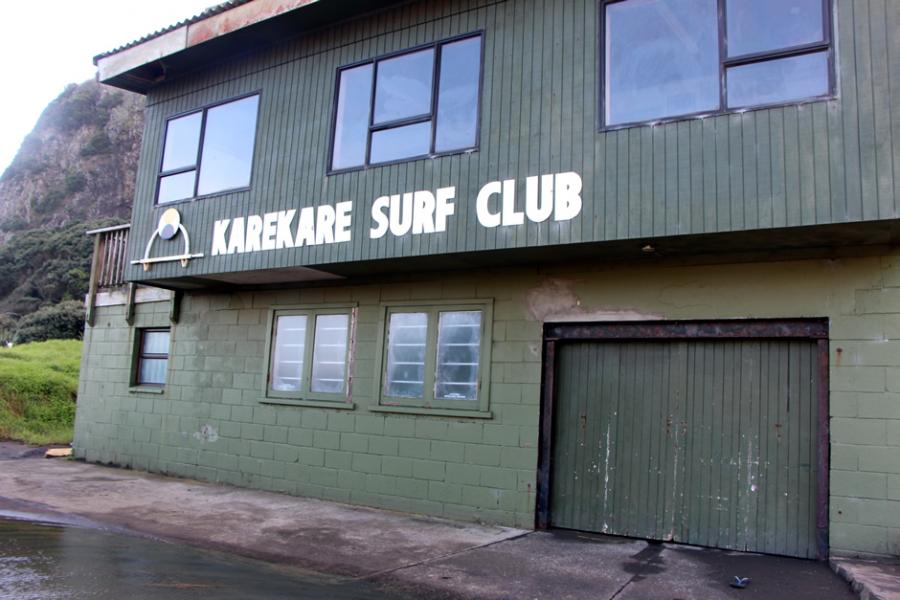 Karekare surf club roll