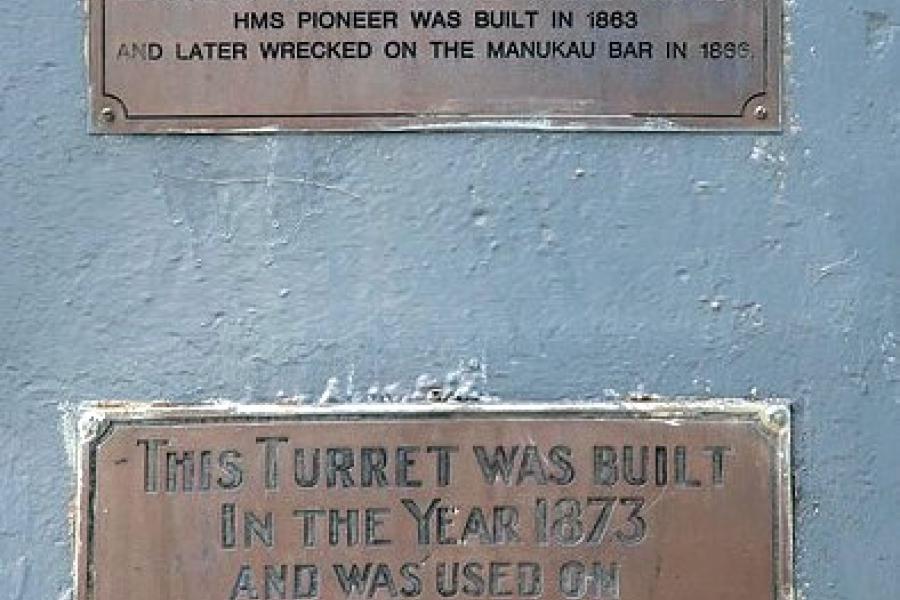 Pioneer gun turret and war memorial