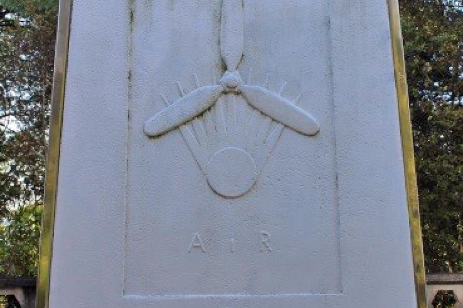 Memorial base