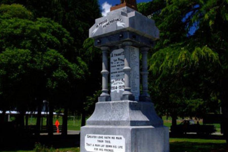 Murchison war memorial, 2010