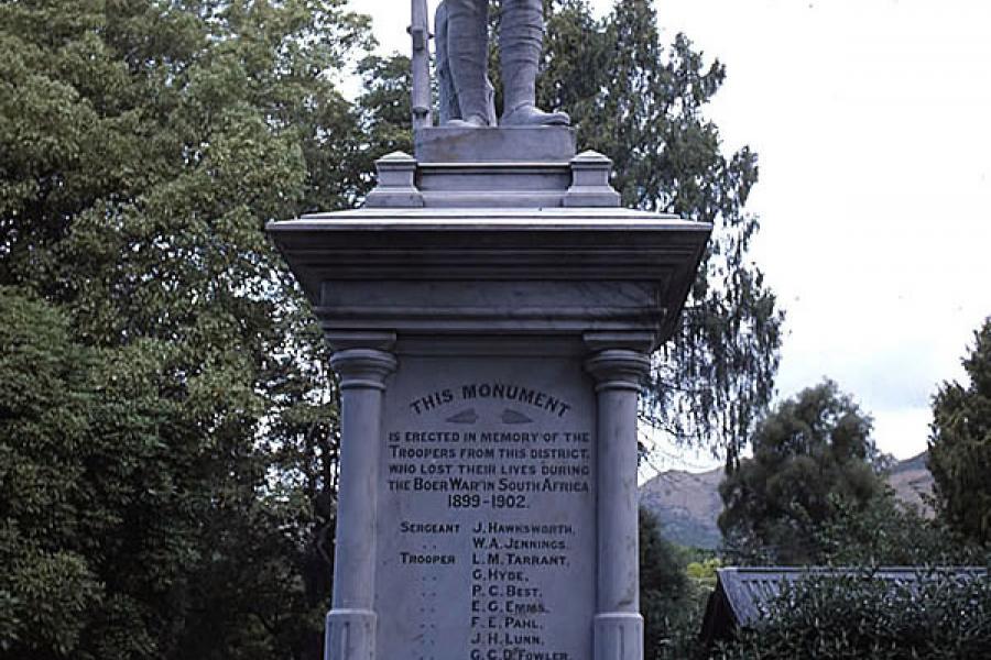 Taneatua war memorial