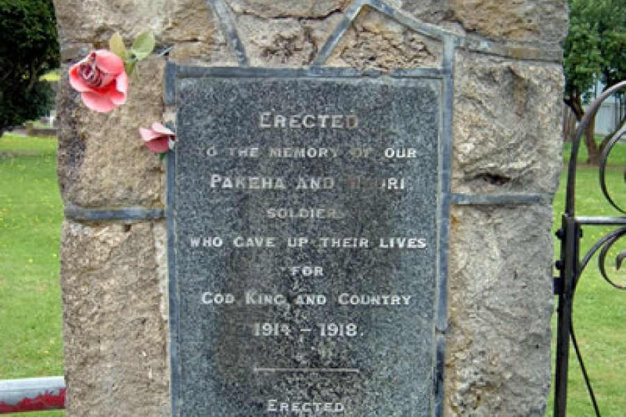 Pakipaki memorial