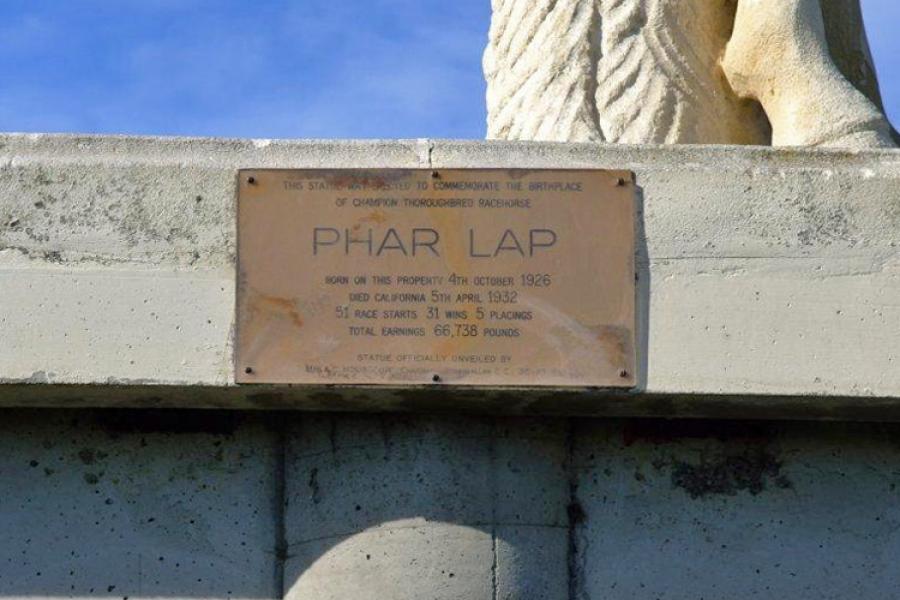 Phar Lap memorial