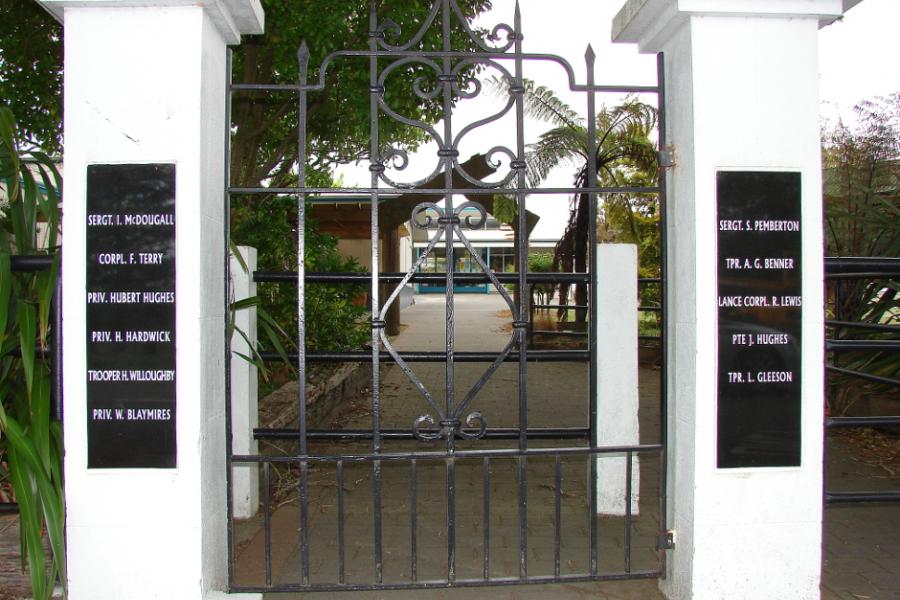 Pongakawa memorial gates