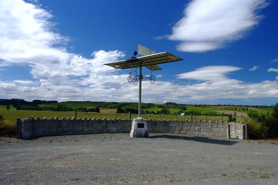 Richard Pearse memorial