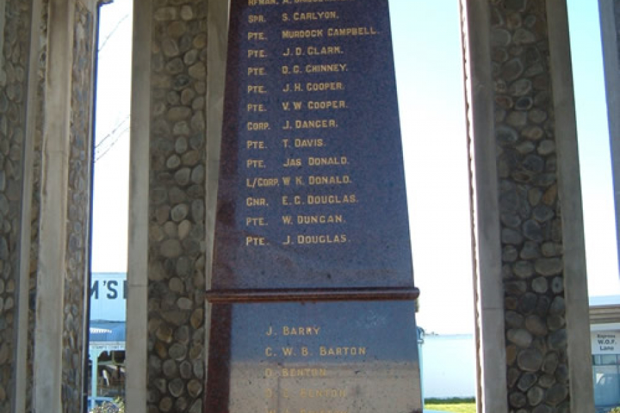 Featherston memorial names