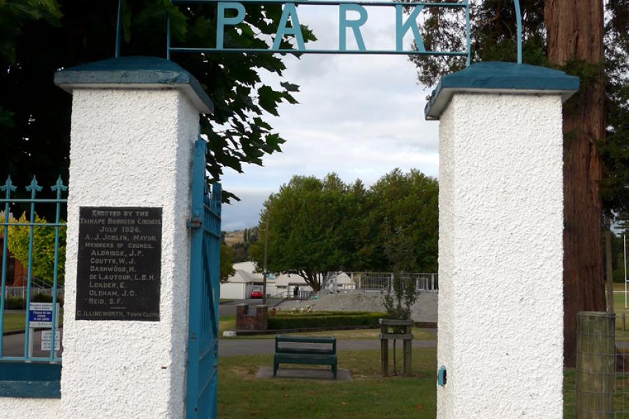 Taihape school memorial