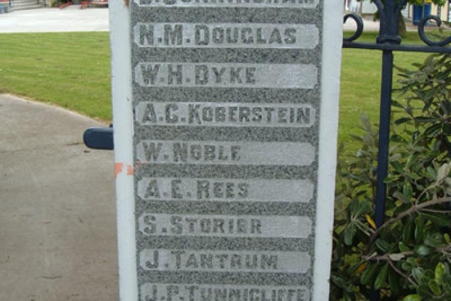 Taonui School war memorial