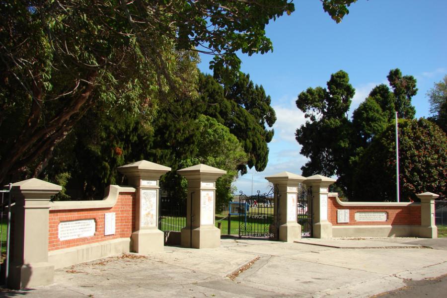 Tauranga Memorial Gates