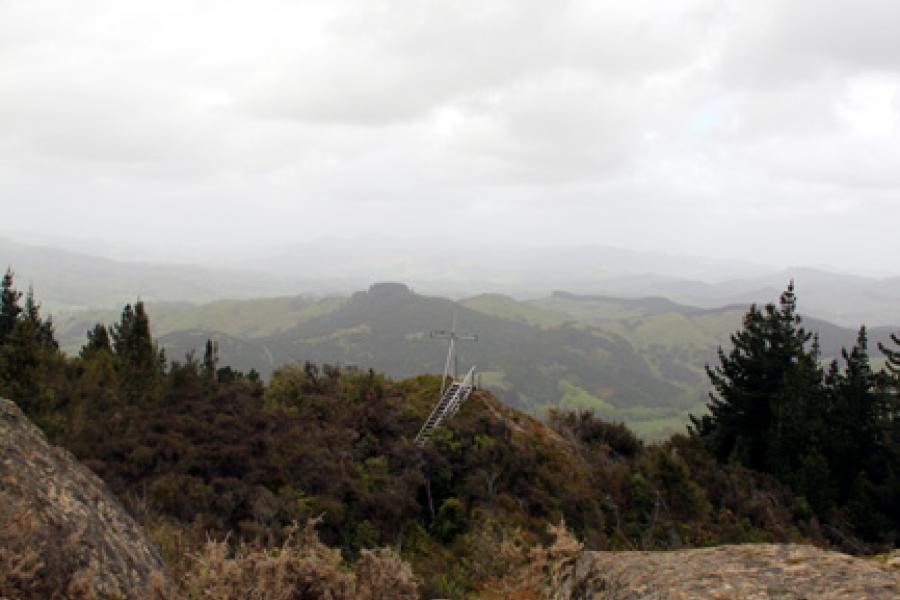 Tinui memorial cross