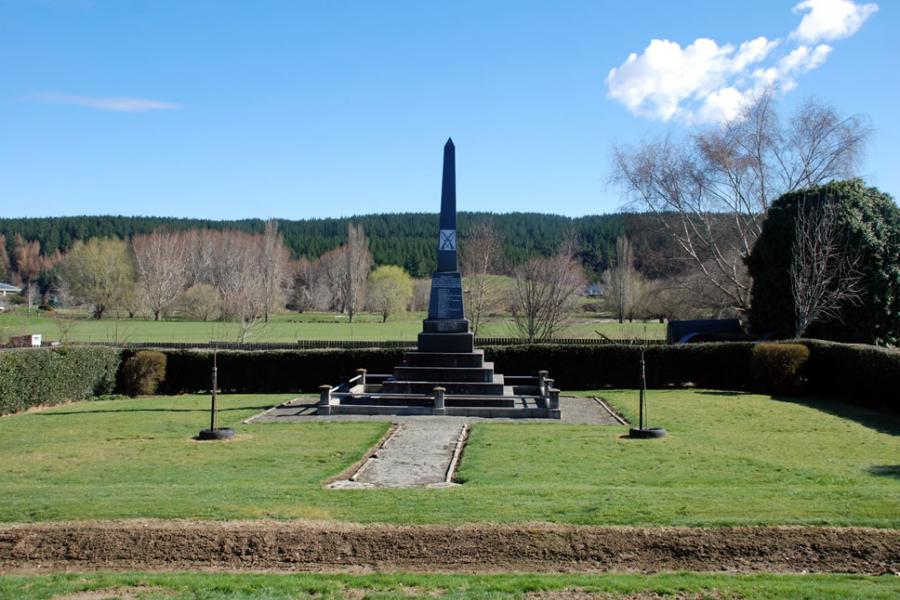 Waikaia memorial