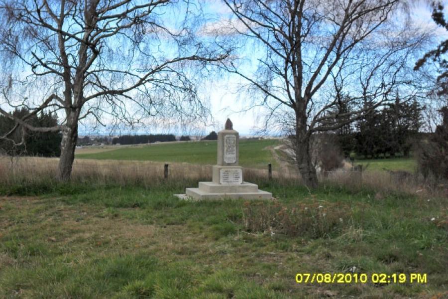 Waituna war memorial