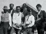 Rua Kēnana and his son Whatu, handcuffed