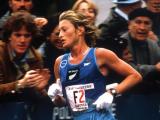 Allison Roe on her way to victory in the Boston Marathon, 1981