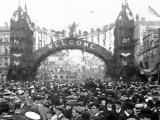 Queen Street during celebrations for Fleet Week, 1908