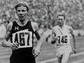 Jack Lovelock winning the 1500 m at the Berlin Olympics